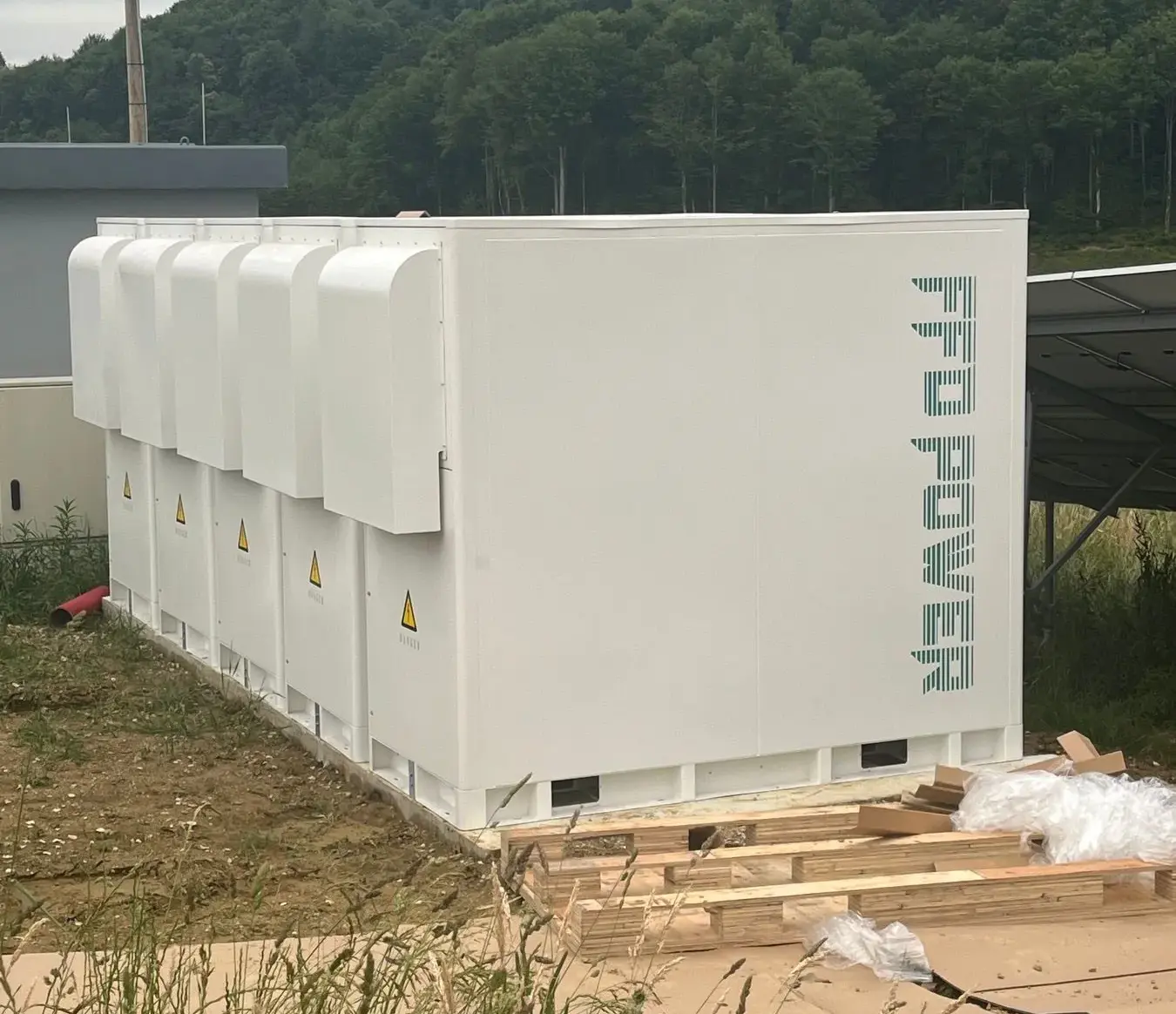 Implementácia BESS pre PV arbitráž na sieťovo pripojenej solárnej farme v Slovinsku od FFD POWER